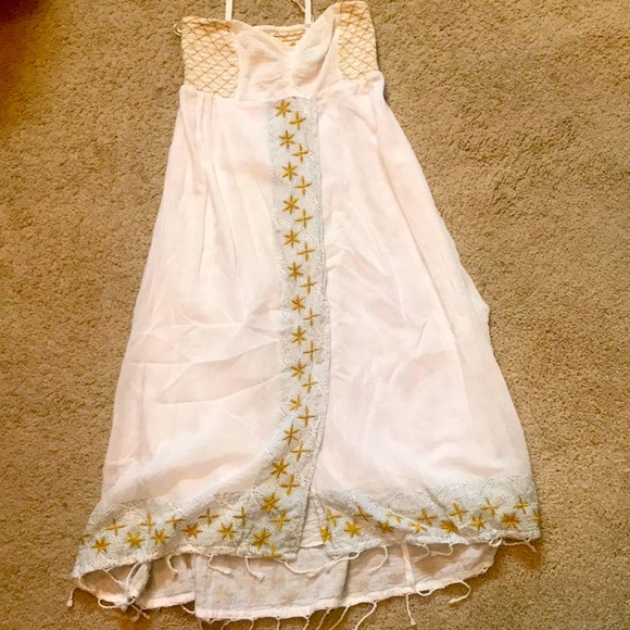 Few people summer dress - Picture 1 of 4